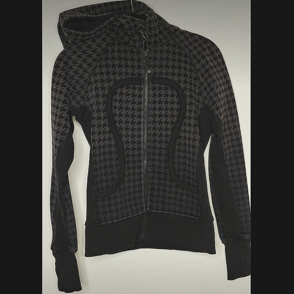 Lulu Lemon woman's scuba hoodie rare pattern ,  black and grey size 6